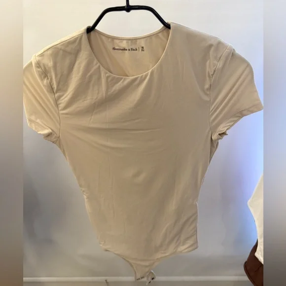 Abercrombie Matte Seamless Bodysuit Tee - Picture 8 of 9